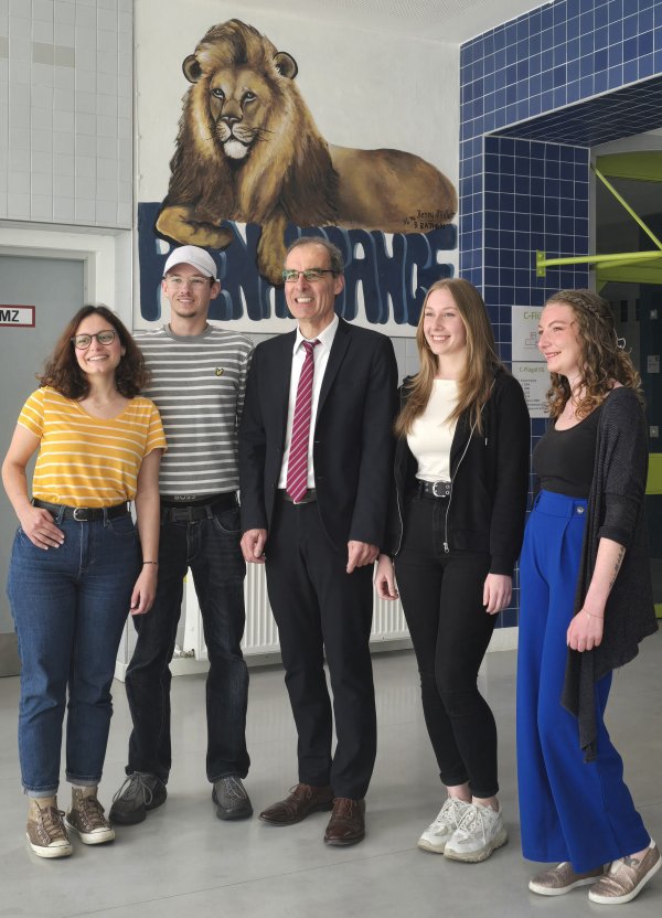 Foto: Die Preisträgerinnen und Preisträger mit Herrn Liebler