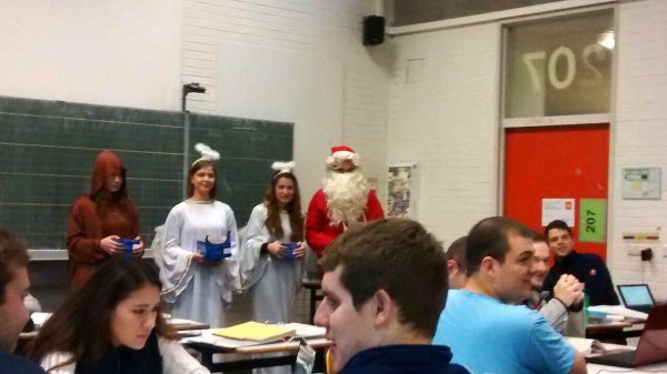 Darbietung im Klassenraum Darbietung im Klassenraum